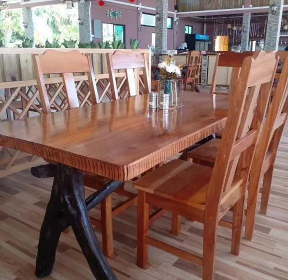 Sunshine View Hotel And Restaurant