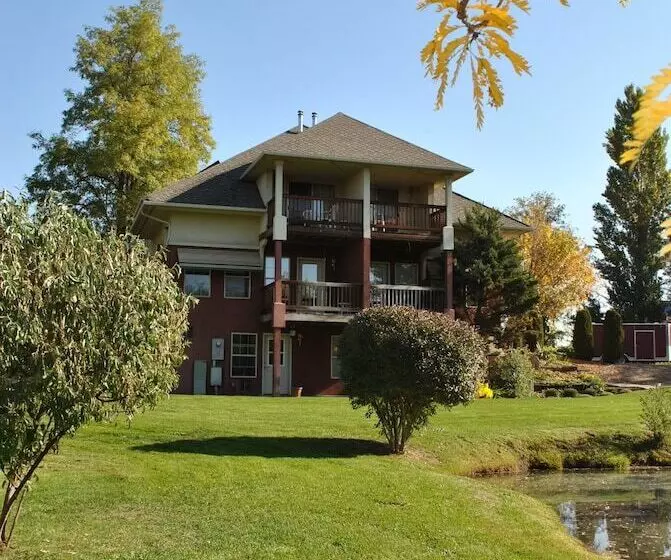 Retkeilymaja Birchfield Manor Inn And Restaurant