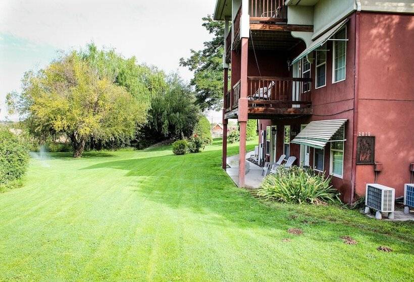 هاستل Birchfield Manor Inn And Restaurant