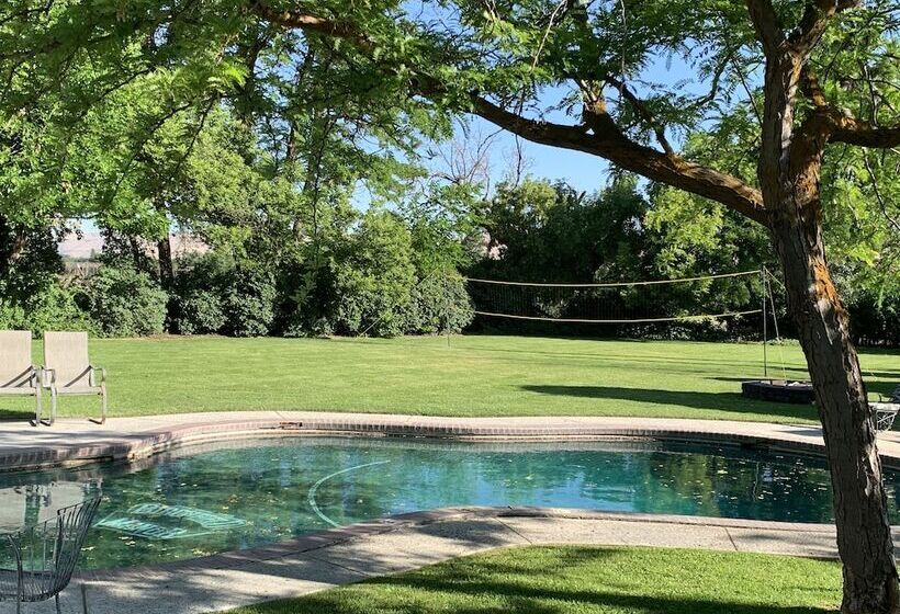 هاستل Birchfield Manor Inn And Restaurant