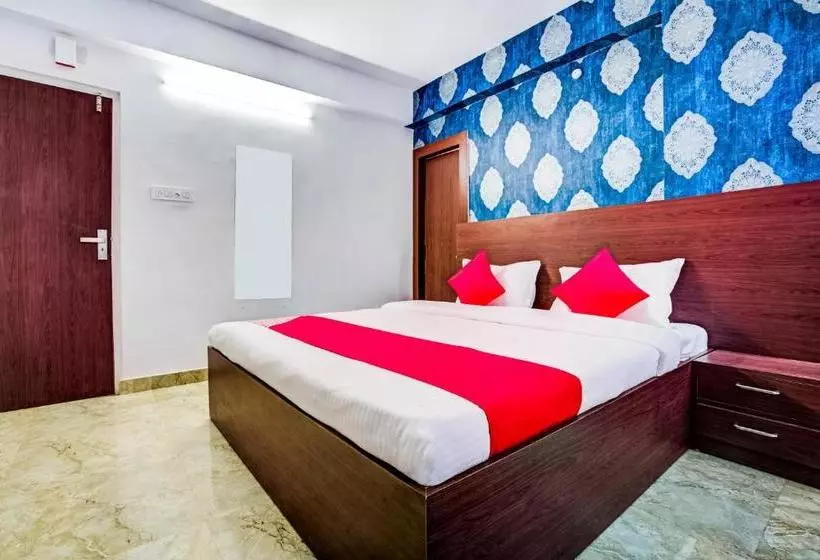 هتل Oyo 27962 Pamma Inn