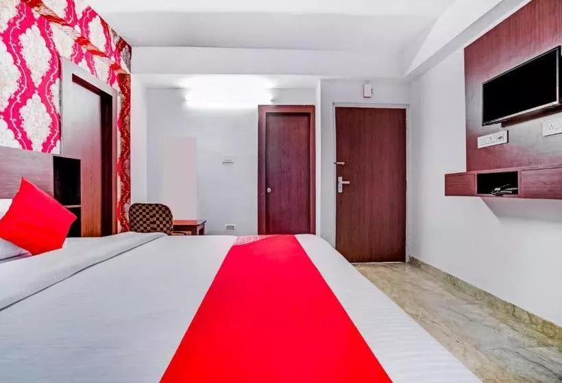 هتل Oyo 27962 Pamma Inn