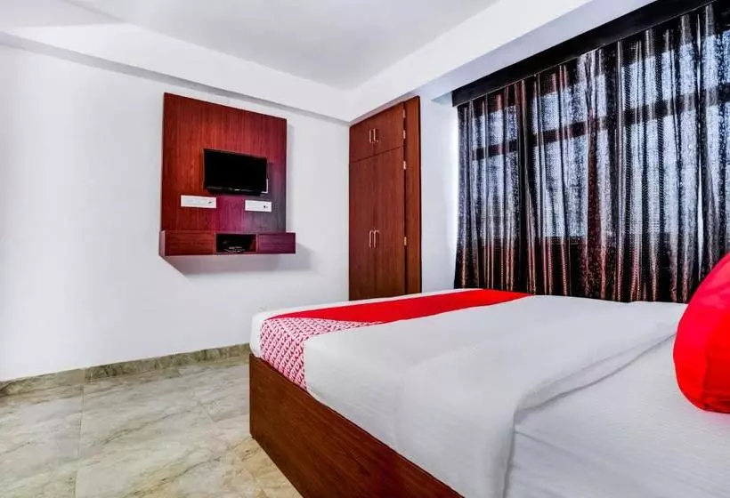 هتل Oyo 27962 Pamma Inn