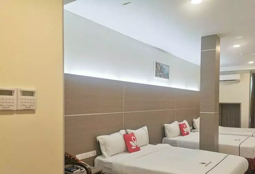 ホテル Zen Rooms Ambassador Residence