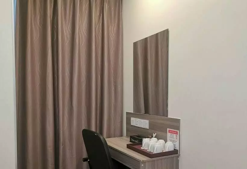 ホテル Zen Rooms Ambassador Residence