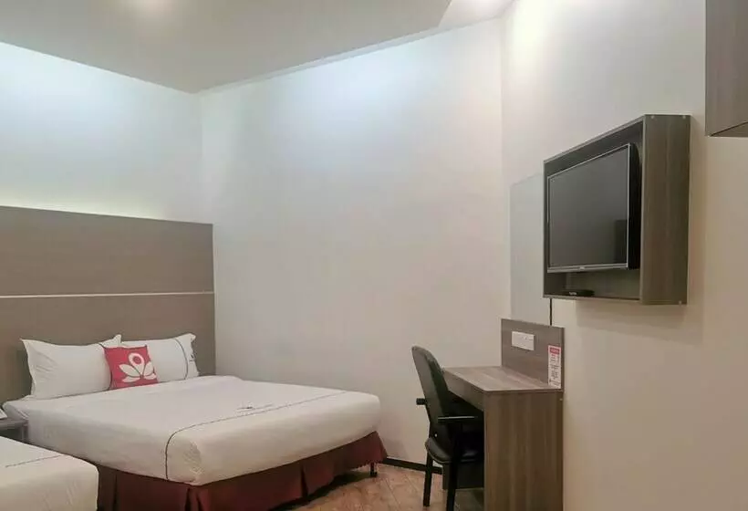 ホテル Zen Rooms Ambassador Residence