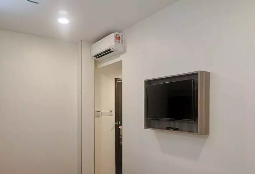 ホテル Zen Rooms Ambassador Residence
