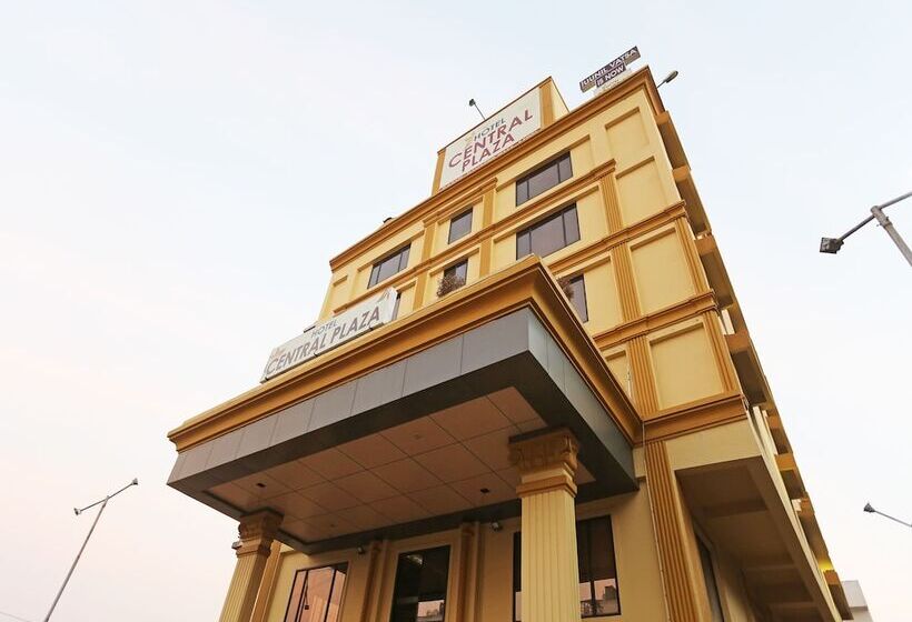 Oyo 22040 Hotel Central Plaza