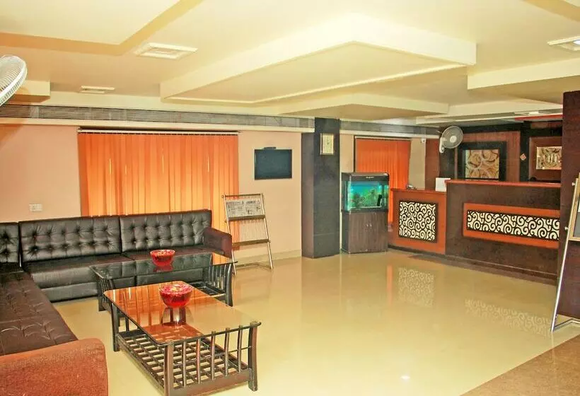 Oyo 22040 Hotel Central Plaza