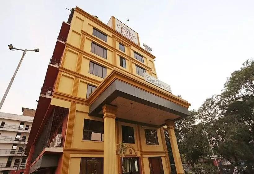 Oyo 22040 Hotel Central Plaza