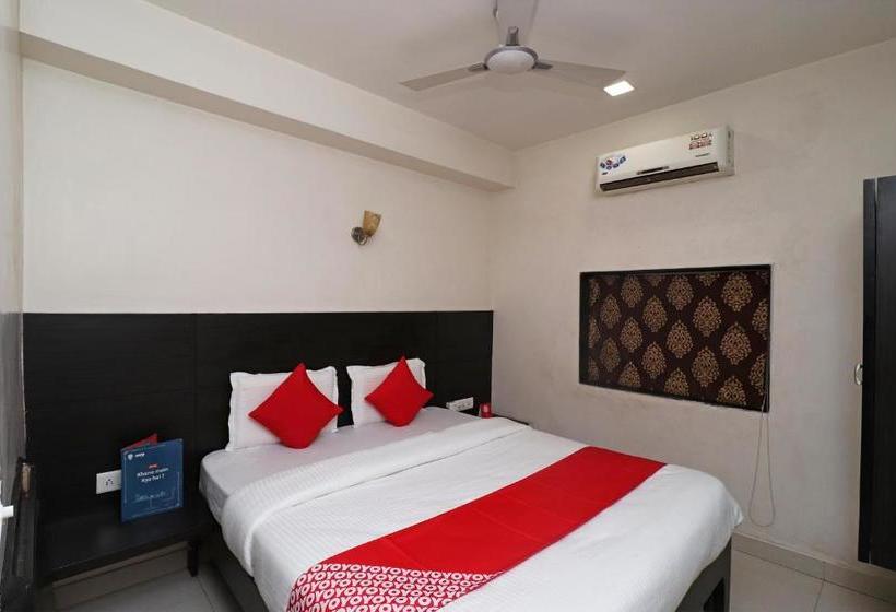 Oyo 28457 Hotel Shera