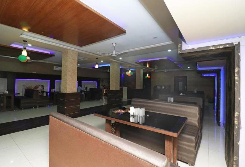 Oyo 28457 Hotel Shera