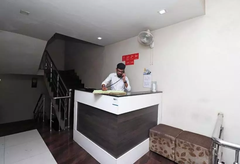 Oyo 28457 Hotel Shera