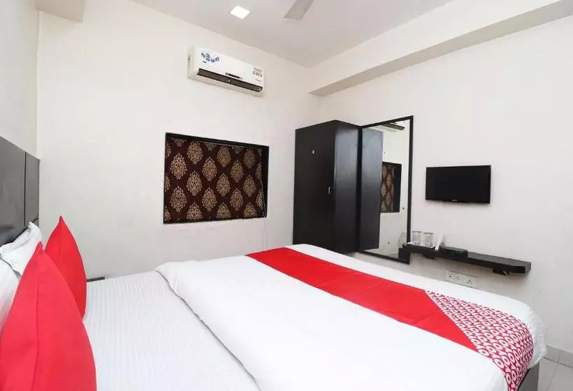 Oyo 28457 Hotel Shera