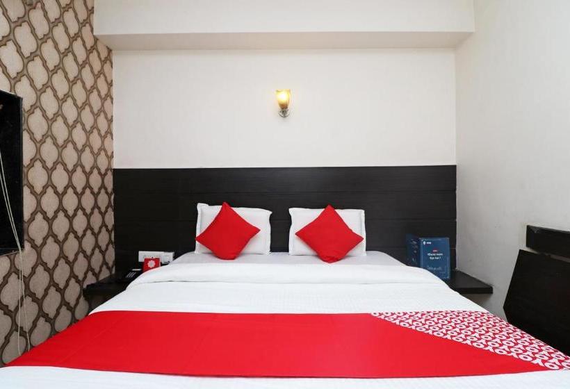 Oyo 28457 Hotel Shera