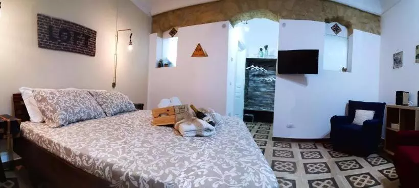 پانسیون Suiteinncentro Dimora Storica