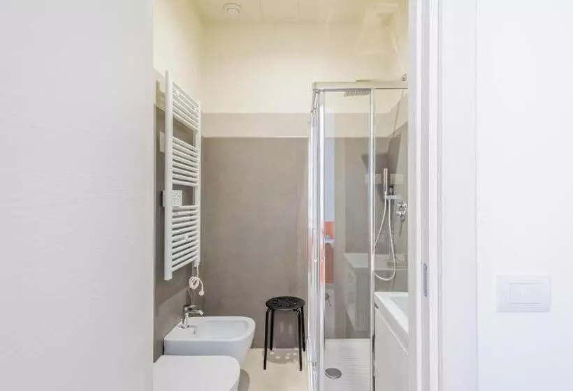 پانسیون Parma Room Station