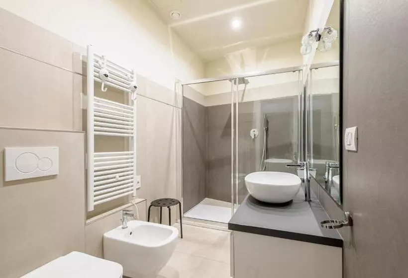 پانسیون Parma Room Station