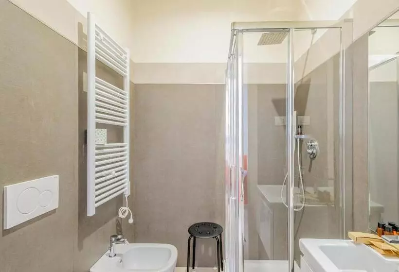 پانسیون Parma Room Station