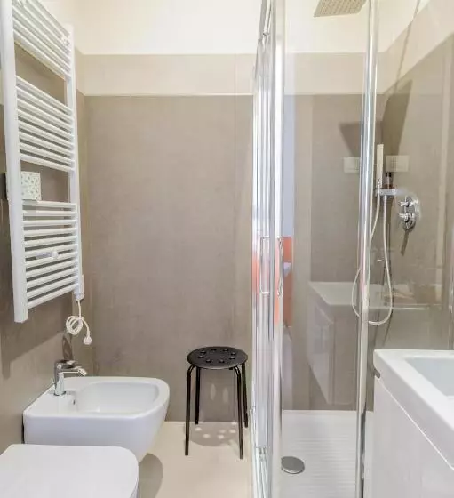 پانسیون Parma Room Station