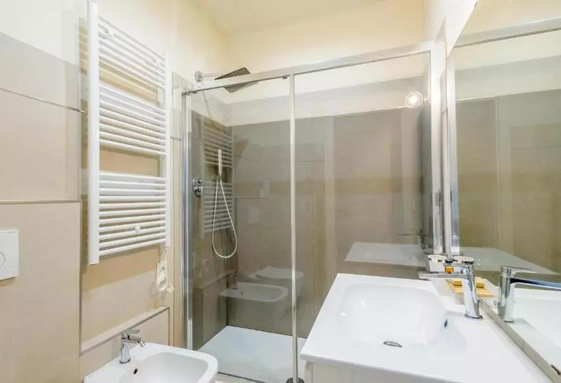 پانسیون Parma Room Station