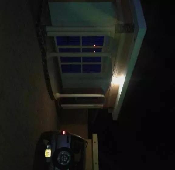 هتل Freedom Guest House