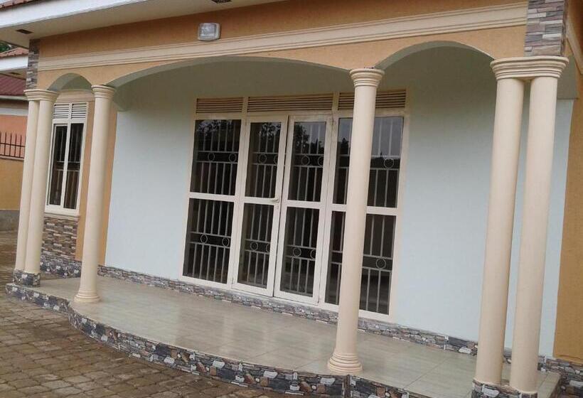 هتل Freedom Guest House