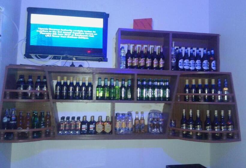 هتل Freedom Guest House