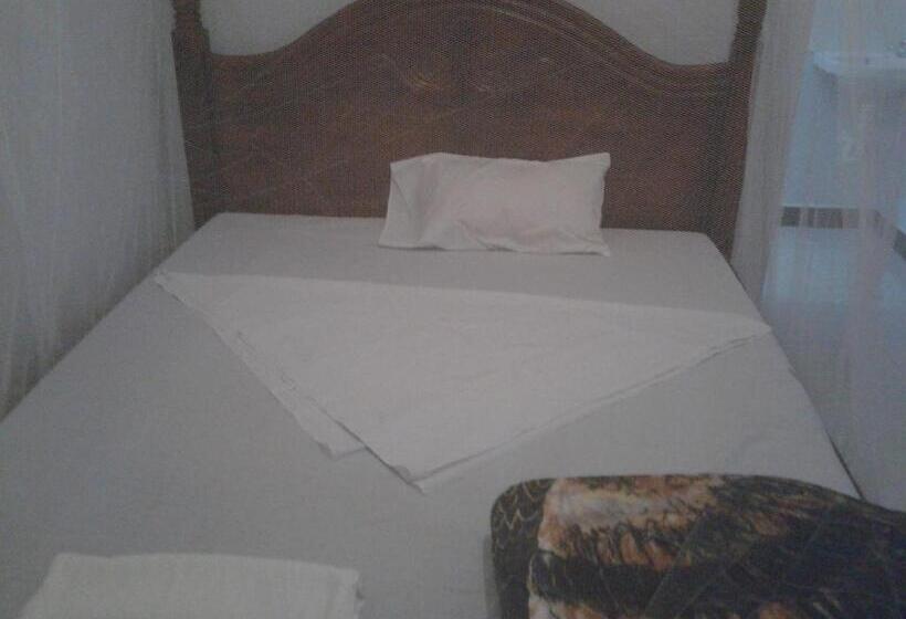 هتل Freedom Guest House