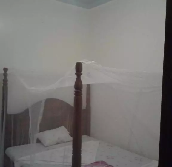 هتل Freedom Guest House