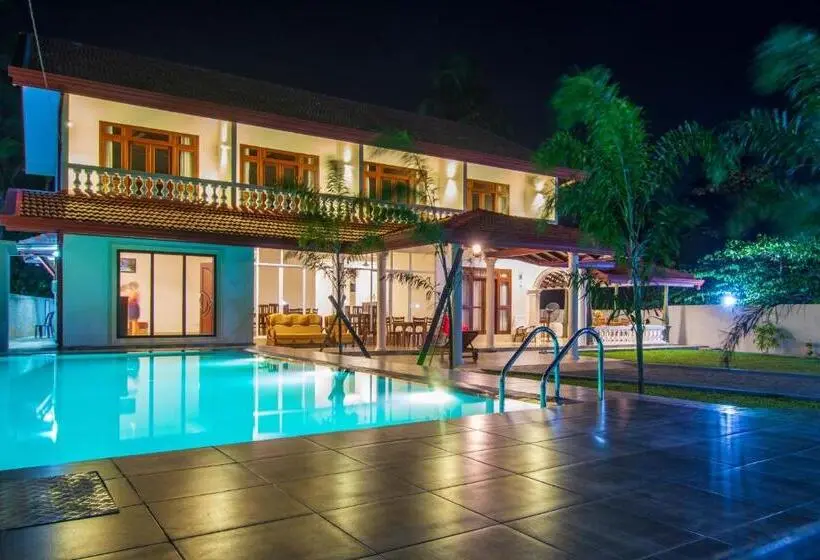 ホテル Turtle Paradise Villa