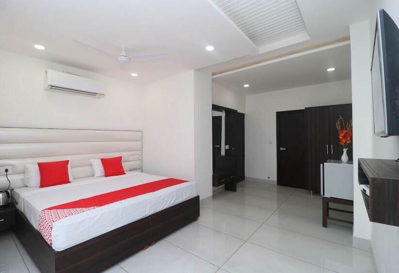 Oyo 24029 Hotel P Grand