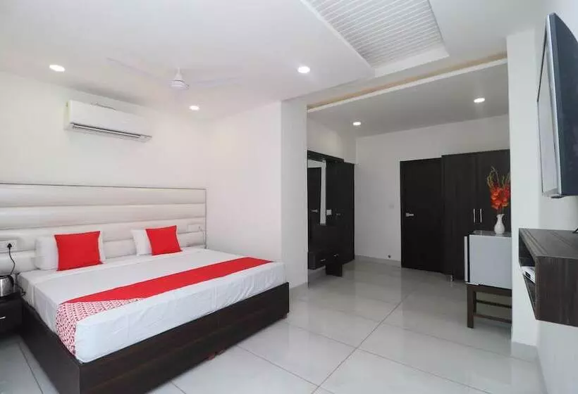 Oyo 24029 Hotel P Grand