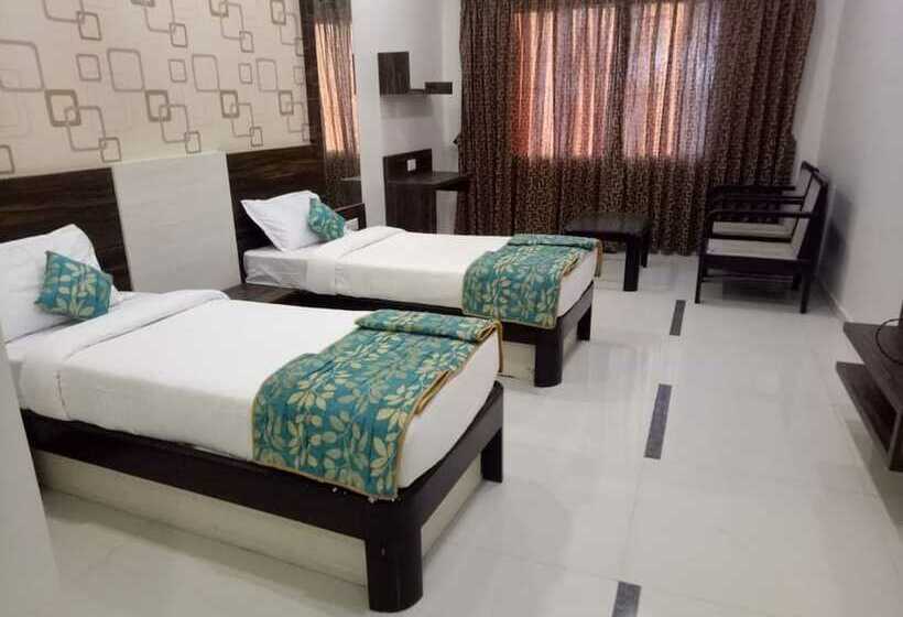 ホテル Shashinag Clarks Inn