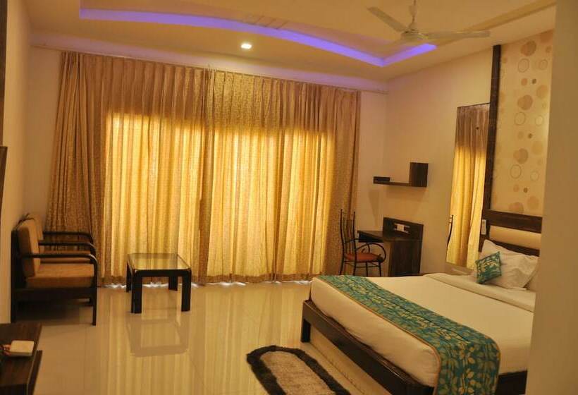 ホテル Shashinag Clarks Inn