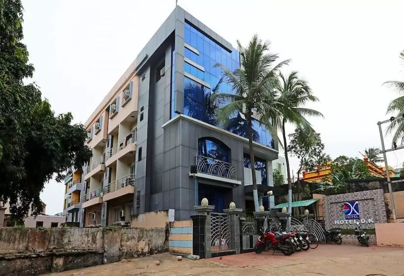 Oyo 16173 Hotel Dk