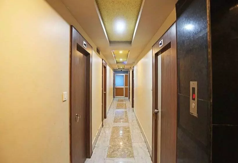 Oyo 16173 Hotel Dk