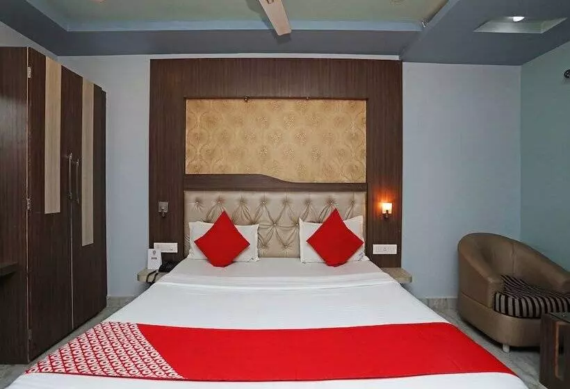 Oyo 16173 Hotel Dk