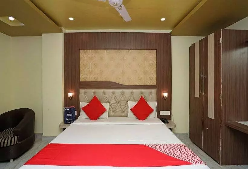 Oyo 16173 Hotel Dk