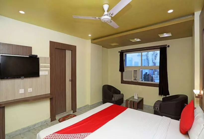 Oyo 16173 Hotel Dk