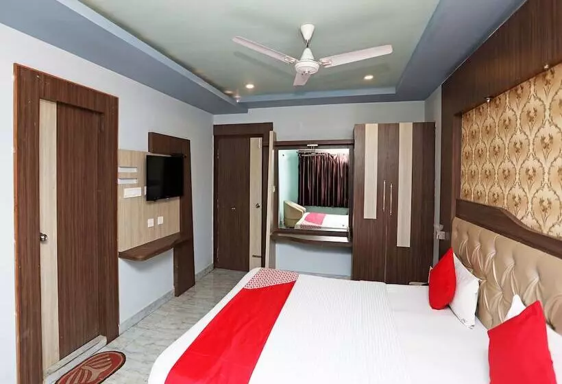 Oyo 16173 Hotel Dk