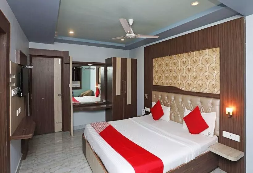 Oyo 16173 Hotel Dk