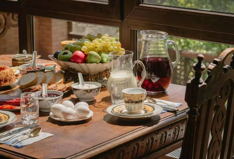 پانسیون Brick Walls