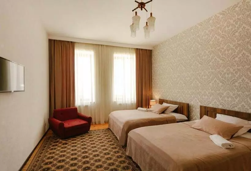 پانسیون Brick Walls