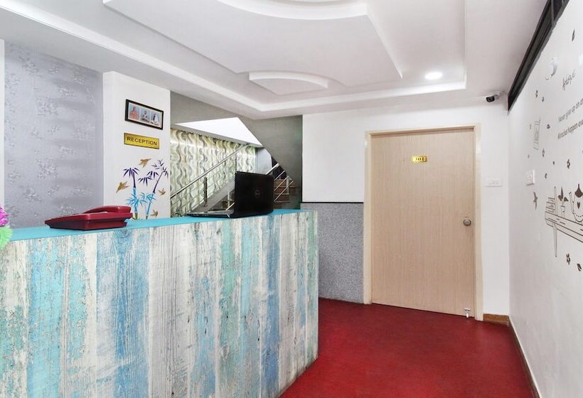 בית מלון כפרי Treebo Trip Drona Inn