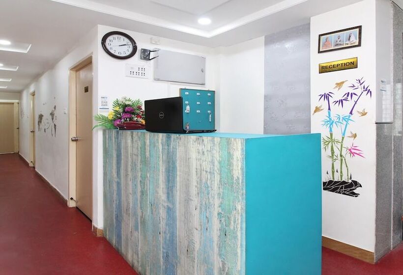 בית מלון כפרי Treebo Trip Drona Inn