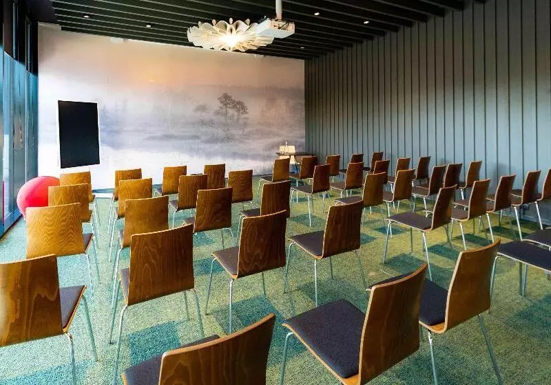 هتل Ibis Tallinn Center