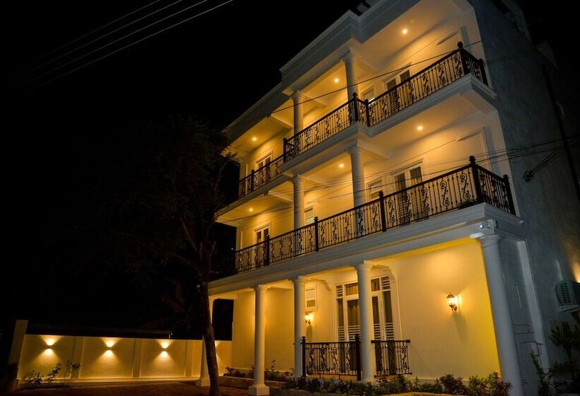 호텔 Negombo New Queen S Palace