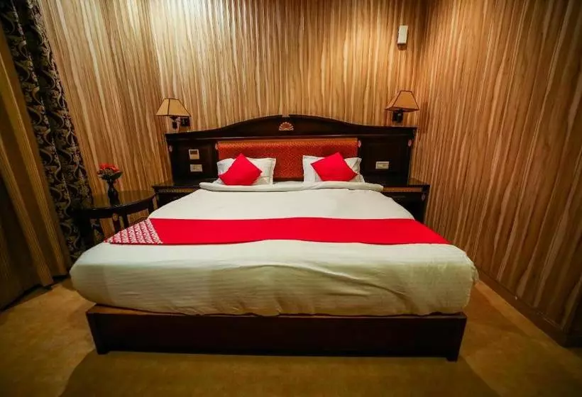 Hotelli Oyo 24944 Haveli Banquet And Resort