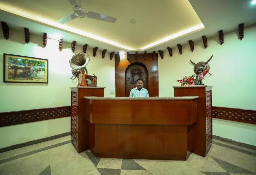 Hotelli Oyo 24944 Haveli Banquet And Resort